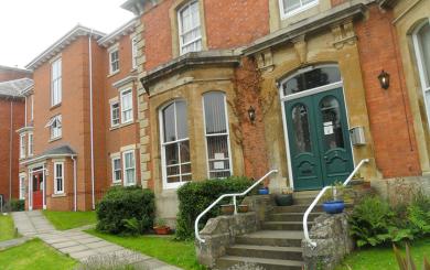 Exterior of Rachel House in Banbury