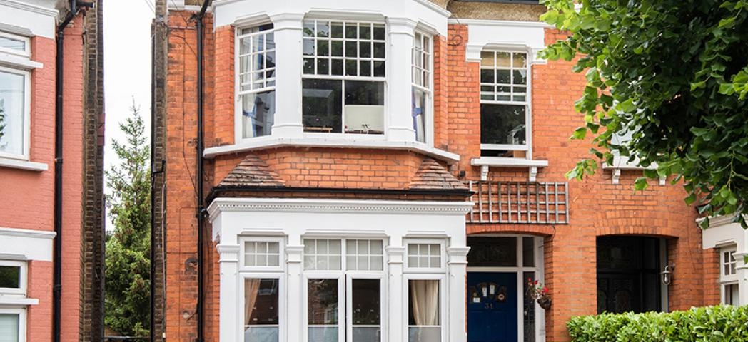 Modernised Victorian styled, semi-detached house, with off road parking on the Compton Road.