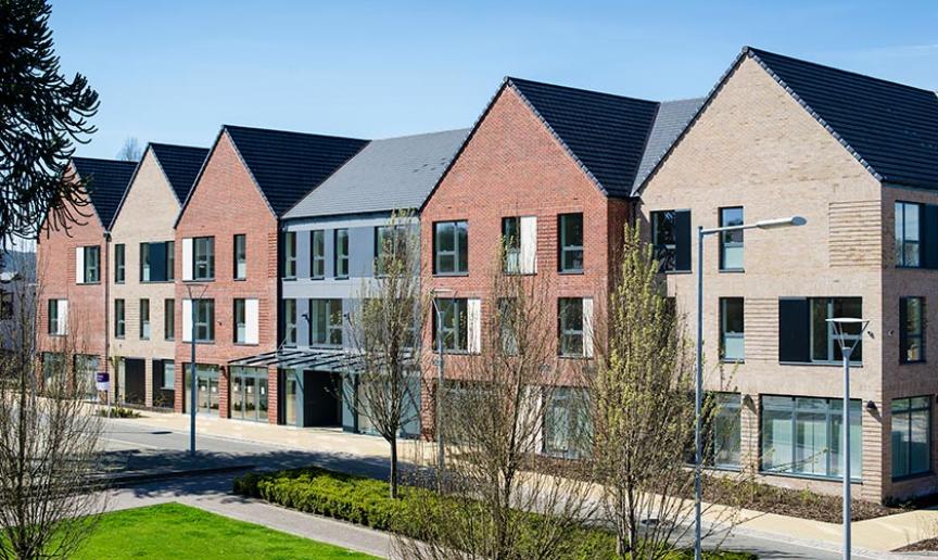 Photo showing the exterior of Rose Manor in Telford